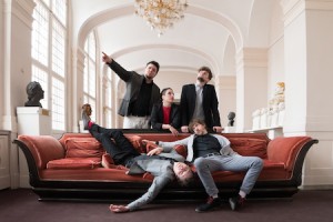 Hörbänd_dümmer geht ümmer_quer web.jpg